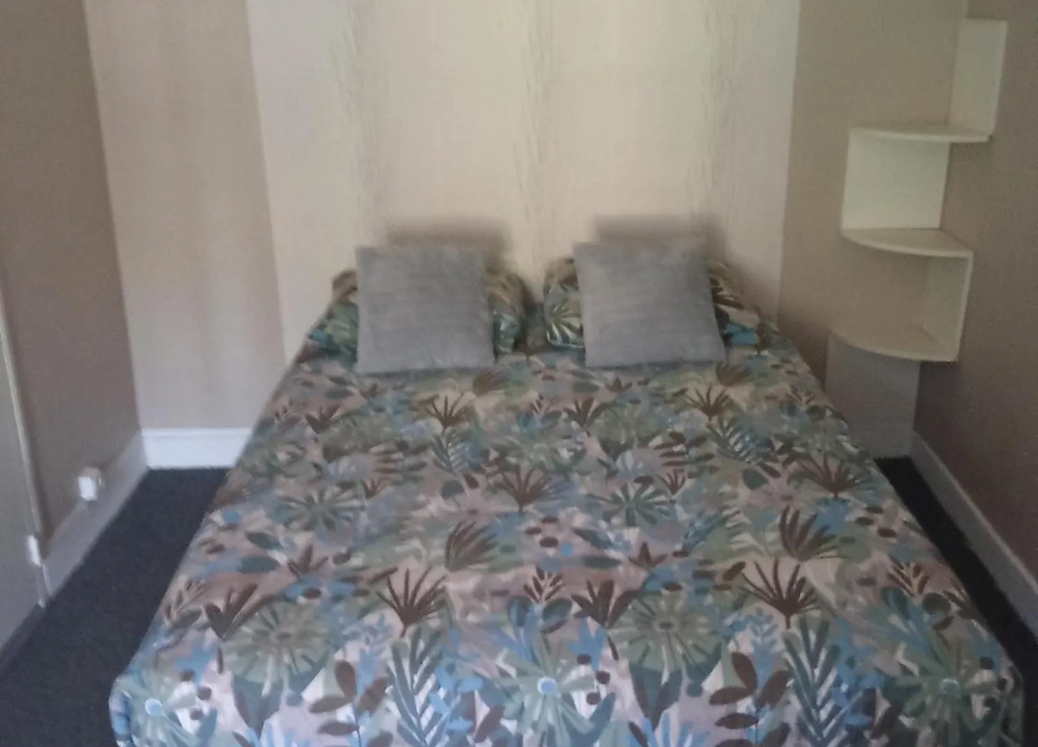 Châteauneuf-dʼIlle-et-Vilaine Hotel Le Marrakech 0*,  צרפת